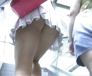 bitchy blondynka z małe cycki fucks łysy facet z taśmy na