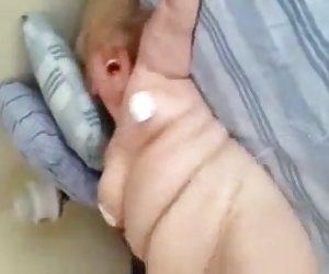 dojrzałe kobiety z dużymi piersiami fucks młody hottie z dildo