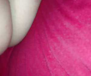 suka w ciepła goni wielki czarny kogut