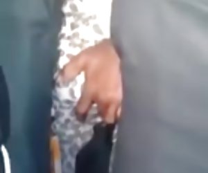 nauczyciel uczy lekcje seksu