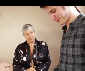 zarina mamuśki i jej 2 karły klownów... f70